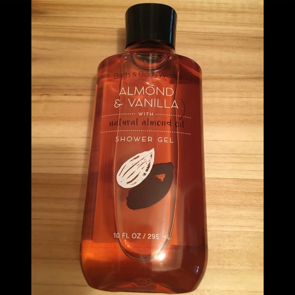 BATH & BODY WORKS ALMOND & VANILLA SHOWER GEL